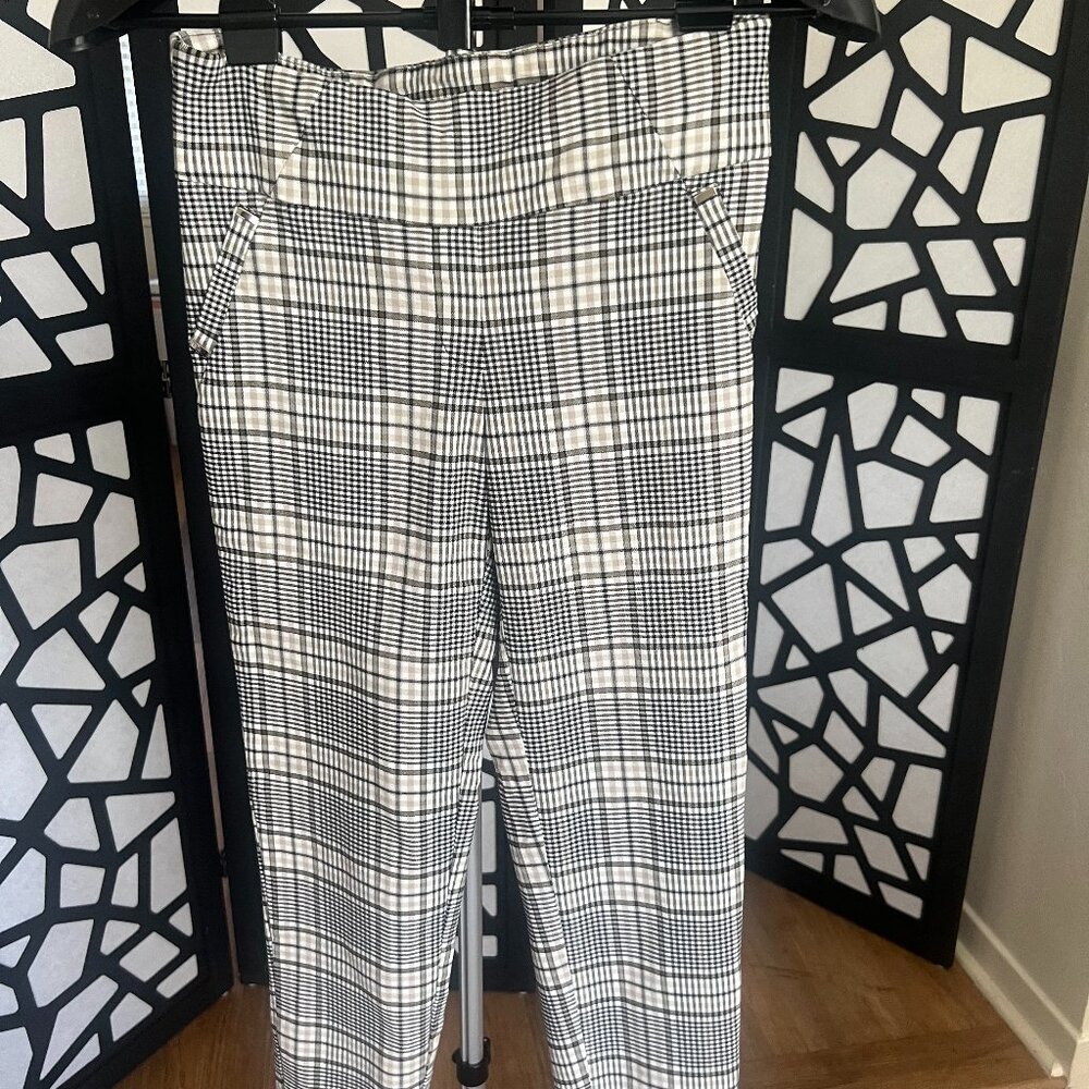 SOHO Apparel LTD Pull up waist Trousers Size S. EUC